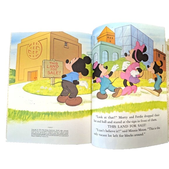 Disney Mickey Mouse and the Great Lot Plot Vintage 1974 A Little Golden Book - Picture 4 of 7